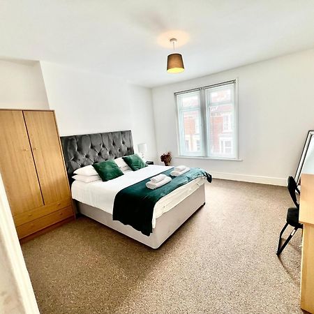 The Coral Guest House 1 Fratton Park 포츠머스 외부 사진