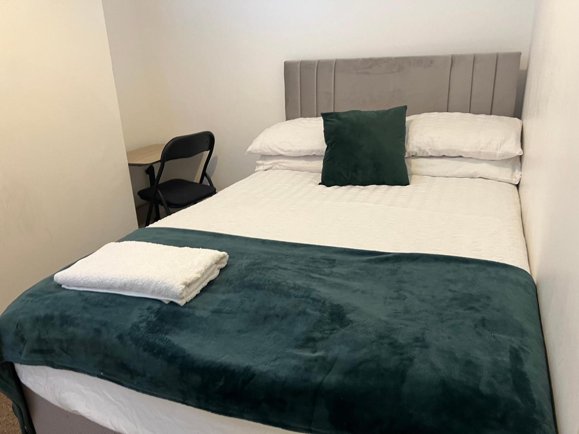 The Coral Guest House 1 Fratton Park 포츠머스 외부 사진