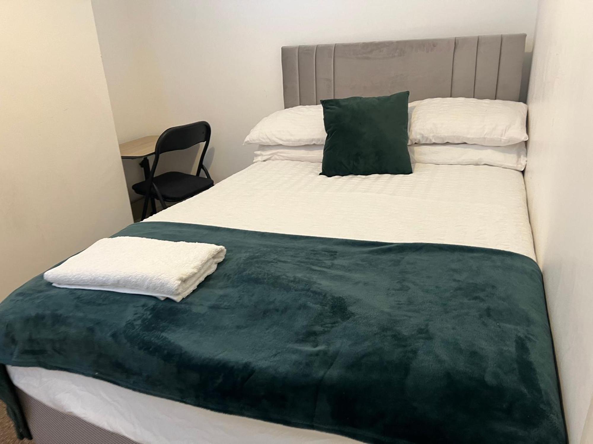 The Coral Guest House 1 Fratton Park 포츠머스 외부 사진
