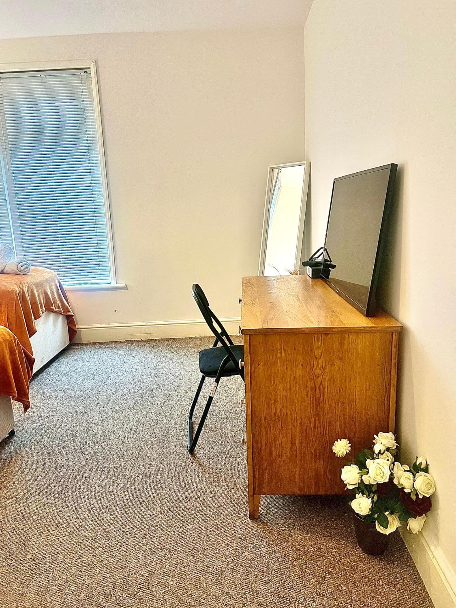 The Coral Guest House 1 Fratton Park 포츠머스 외부 사진