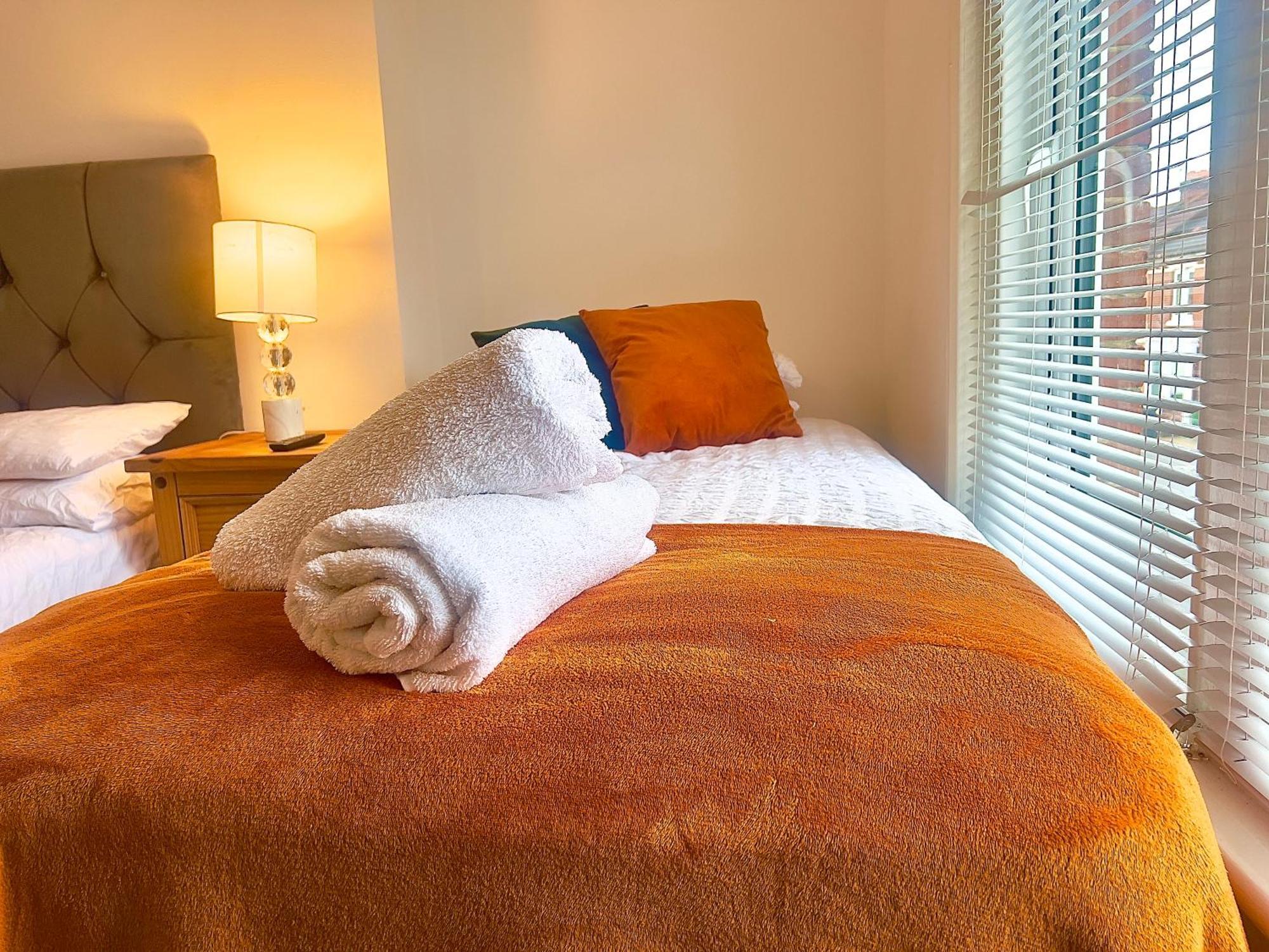 The Coral Guest House 1 Fratton Park 포츠머스 외부 사진